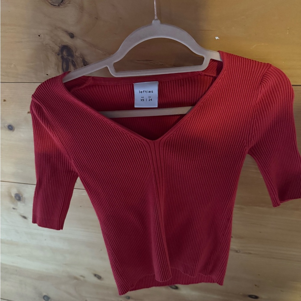 Lofties Red Ribbed V-Neck Top - Picture 2 of 2